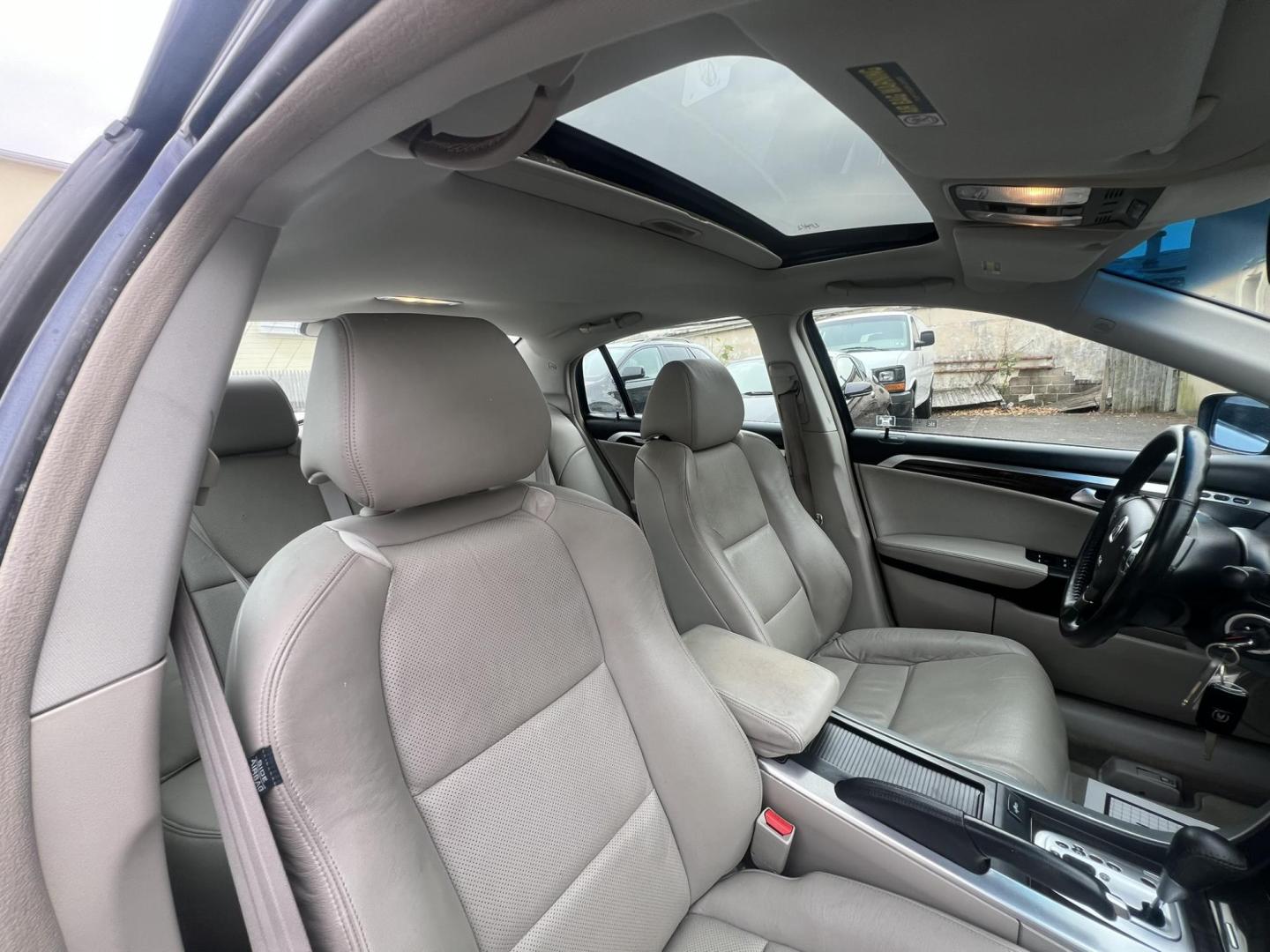 2008 Acura TL 5-Speed AT (19UUA66278A) with an 3.2L V6 SOHC 24V engine, 5-Speed Automatic Overdrive transmission, located at 1018 Brunswick Ave, Trenton, NJ, 08638, (609) 989-0900, 40.240086, -74.748085 - Photo#16