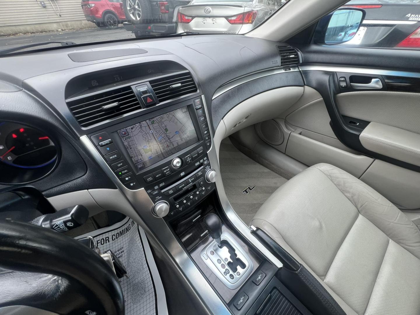 2008 Acura TL 5-Speed AT (19UUA66278A) with an 3.2L V6 SOHC 24V engine, 5-Speed Automatic Overdrive transmission, located at 1018 Brunswick Ave, Trenton, NJ, 08638, (609) 989-0900, 40.240086, -74.748085 - Photo#20