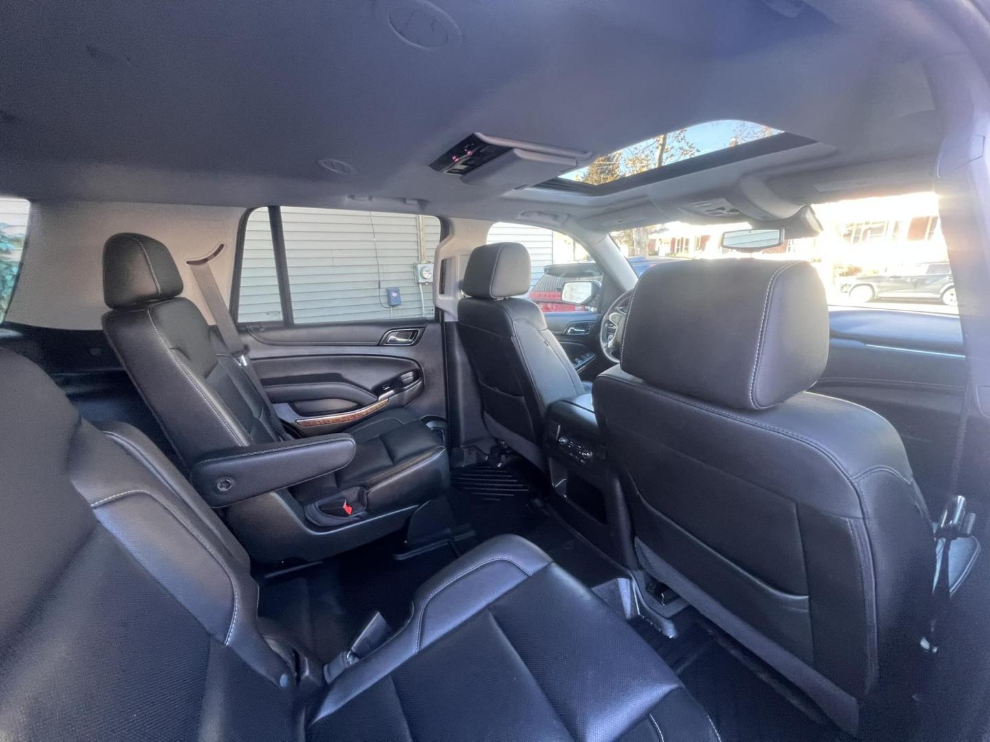 2020 GRAY Chevrolet Tahoe Premier 4WD (1GNSKCKJ8LR) with an 6.2L V8 OHV 16V engine, 6A transmission, located at 1018 Brunswick Ave, Trenton, NJ, 08638, (609) 989-0900, 40.240086, -74.748085 - Photo#1