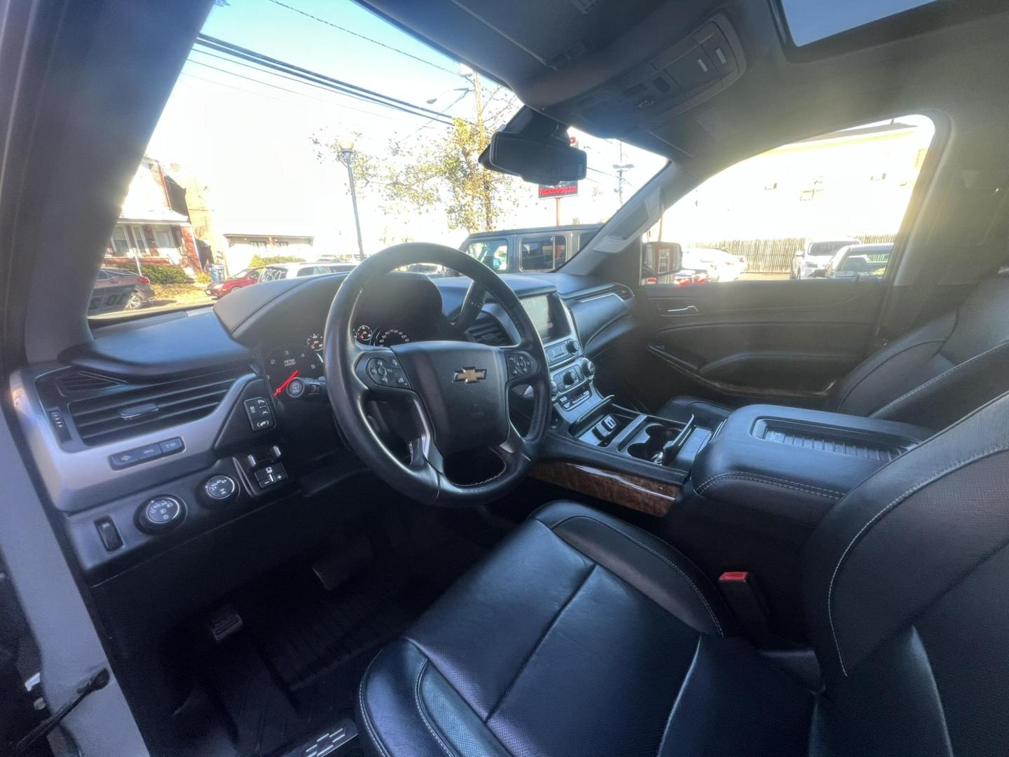2020 GRAY Chevrolet Tahoe Premier 4WD (1GNSKCKJ8LR) with an 6.2L V8 OHV 16V engine, 6A transmission, located at 1018 Brunswick Ave, Trenton, NJ, 08638, (609) 989-0900, 40.240086, -74.748085 - Photo#13