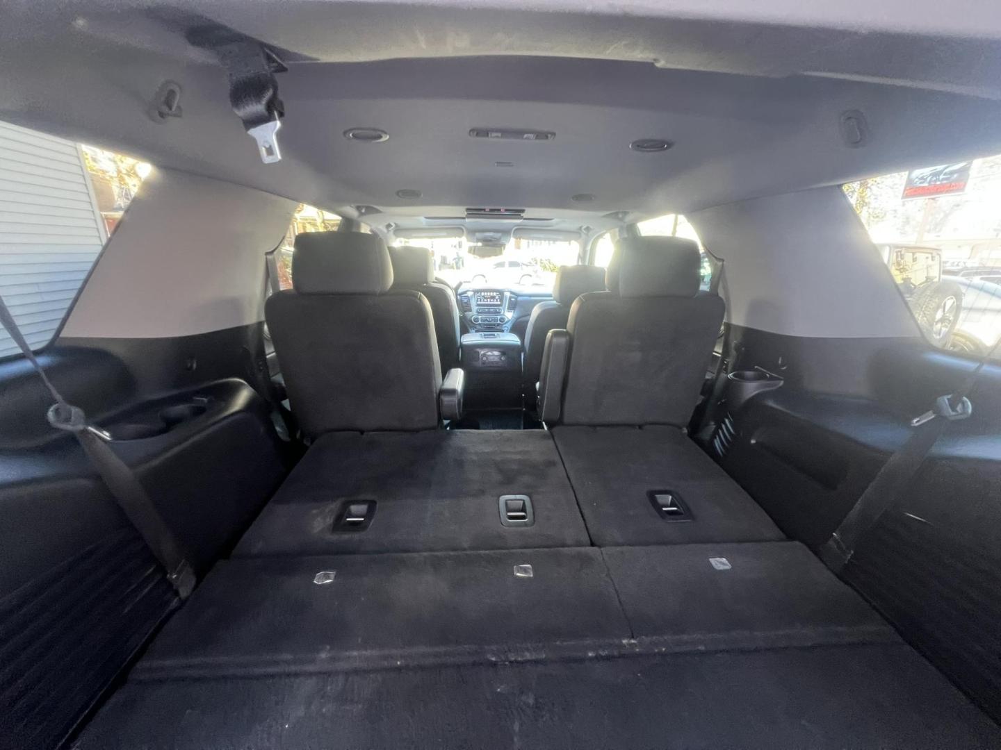 2020 GRAY Chevrolet Tahoe Premier 4WD (1GNSKCKJ8LR) with an 6.2L V8 OHV 16V engine, 6A transmission, located at 1018 Brunswick Ave, Trenton, NJ, 08638, (609) 989-0900, 40.240086, -74.748085 - Photo#16