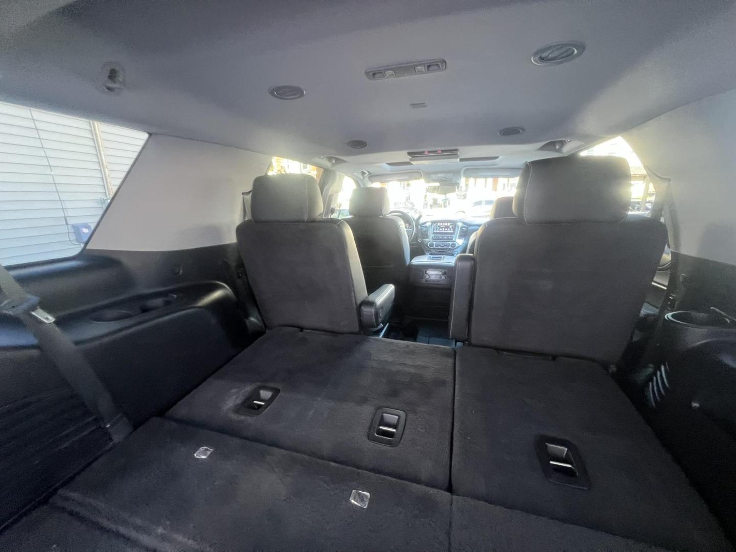 2020 GRAY Chevrolet Tahoe Premier 4WD (1GNSKCKJ8LR) with an 6.2L V8 OHV 16V engine, 6A transmission, located at 1018 Brunswick Ave, Trenton, NJ, 08638, (609) 989-0900, 40.240086, -74.748085 - Photo#17