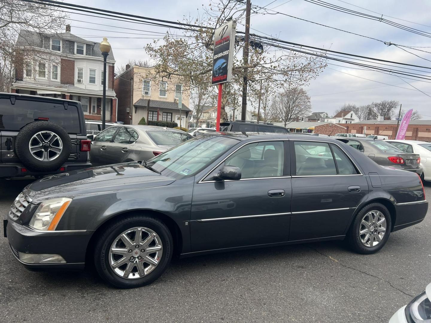 2009 GRAY /Gray Leather Cadillac DTS Luxury I (1G6KD57Y49U) with an 4.6L V8 DOHC 32V engine, 4-Speed Automatic Overdrive transmission, located at 1018 Brunswick Ave, Trenton, NJ, 08638, (609) 989-0900, 40.240086, -74.748085 - Photo#1