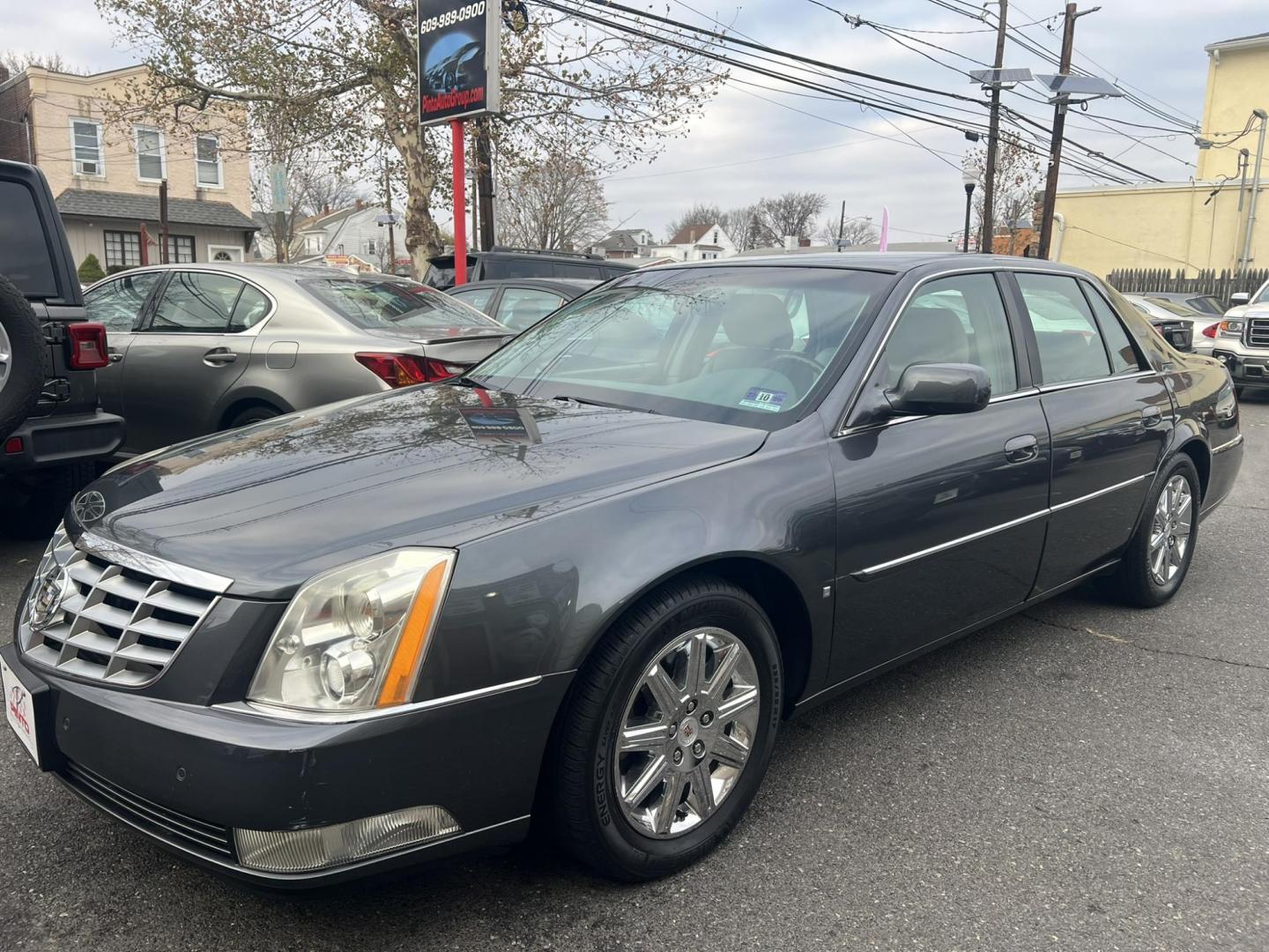 2009 GRAY /Gray Leather Cadillac DTS Luxury I (1G6KD57Y49U) with an 4.6L V8 DOHC 32V engine, 4-Speed Automatic Overdrive transmission, located at 1018 Brunswick Ave, Trenton, NJ, 08638, (609) 989-0900, 40.240086, -74.748085 - Photo#2