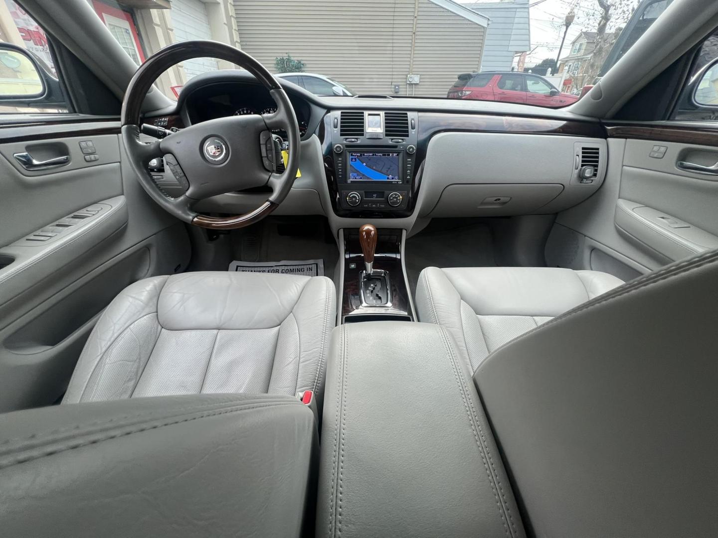 2009 GRAY /Gray Leather Cadillac DTS Luxury I (1G6KD57Y49U) with an 4.6L V8 DOHC 32V engine, 4-Speed Automatic Overdrive transmission, located at 1018 Brunswick Ave, Trenton, NJ, 08638, (609) 989-0900, 40.240086, -74.748085 - Photo#10