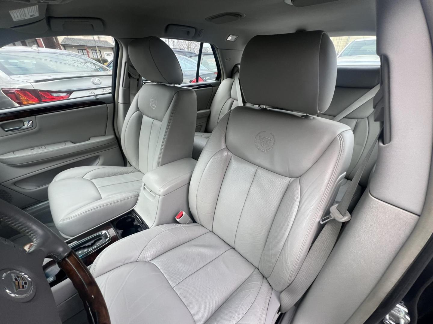 2009 GRAY /Gray Leather Cadillac DTS Luxury I (1G6KD57Y49U) with an 4.6L V8 DOHC 32V engine, 4-Speed Automatic Overdrive transmission, located at 1018 Brunswick Ave, Trenton, NJ, 08638, (609) 989-0900, 40.240086, -74.748085 - Photo#14
