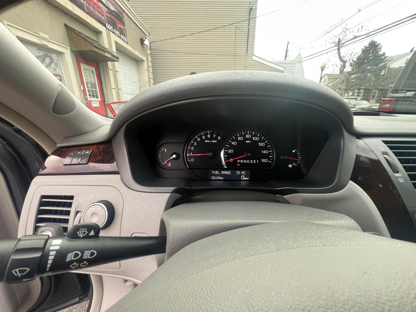 2009 GRAY /Gray Leather Cadillac DTS Luxury I (1G6KD57Y49U) with an 4.6L V8 DOHC 32V engine, 4-Speed Automatic Overdrive transmission, located at 1018 Brunswick Ave, Trenton, NJ, 08638, (609) 989-0900, 40.240086, -74.748085 - Photo#17