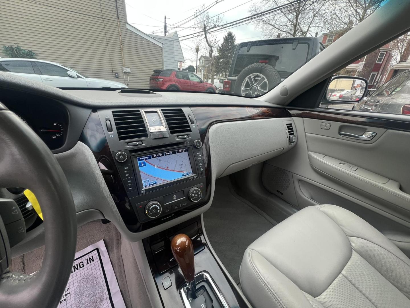 2009 GRAY /Gray Leather Cadillac DTS Luxury I (1G6KD57Y49U) with an 4.6L V8 DOHC 32V engine, 4-Speed Automatic Overdrive transmission, located at 1018 Brunswick Ave, Trenton, NJ, 08638, (609) 989-0900, 40.240086, -74.748085 - Photo#16