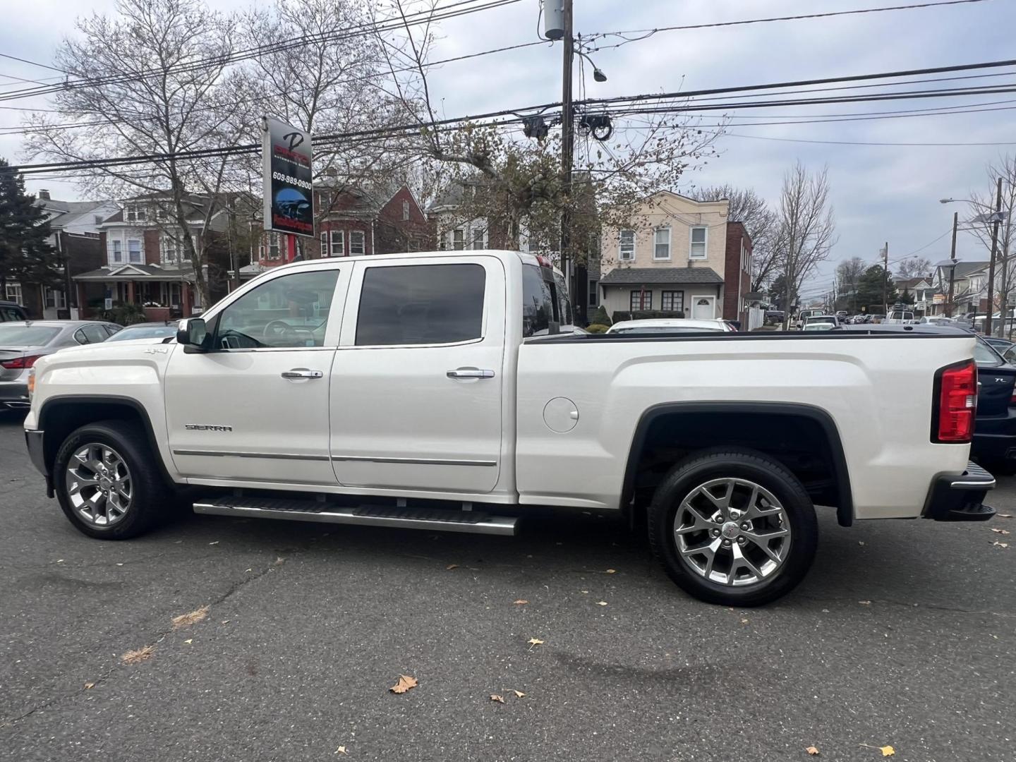 2015 GMC Sierra 1500 SLT's photo