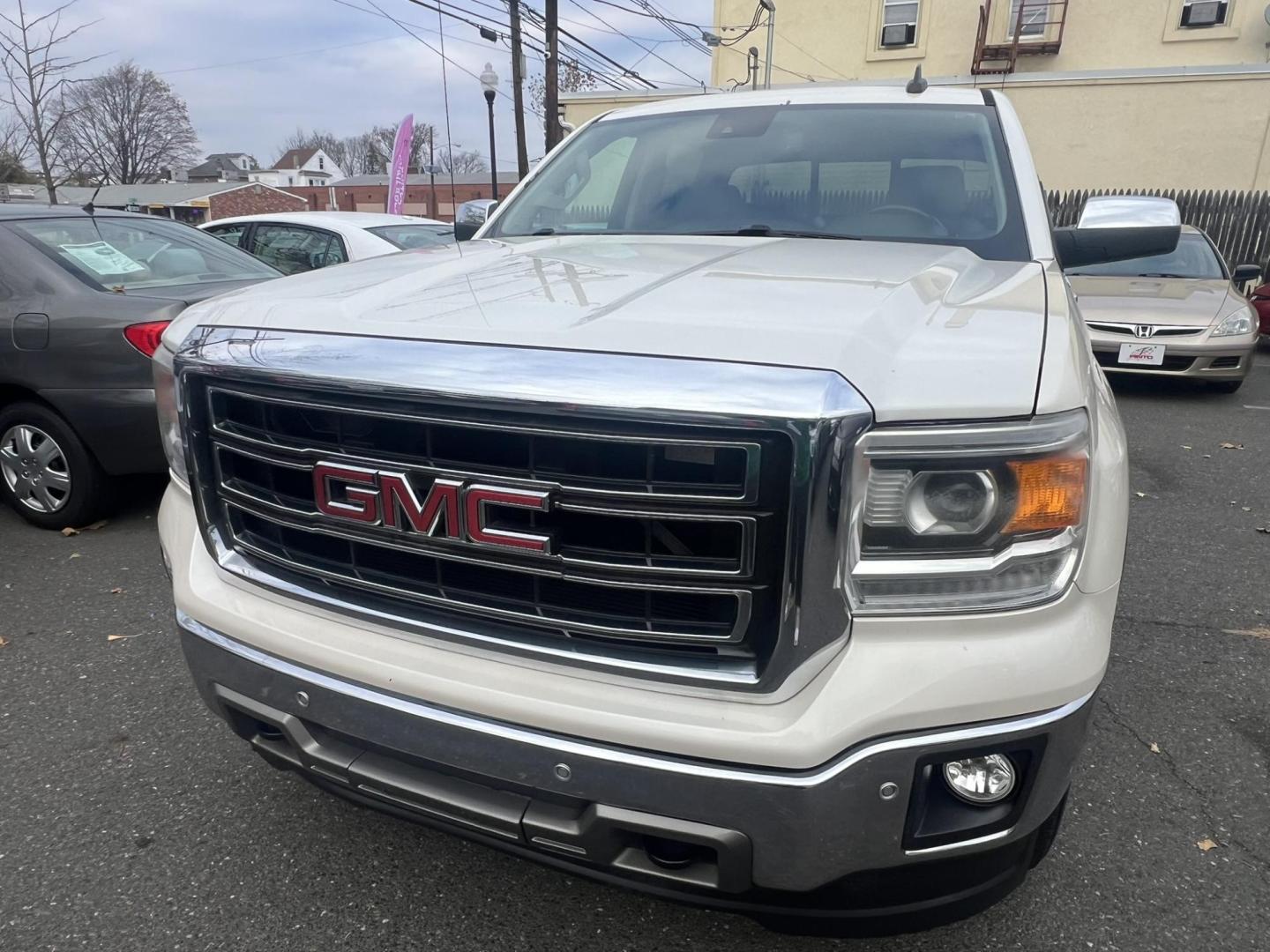 2015 White /Tan Leather GMC Sierra 1500 SLT Crew Cab Long Box 4WD (3GTU2VEC8FG) with an 5.3L V8 OHV 16V engine, 6-Speed Automatic transmission, located at 1018 Brunswick Ave, Trenton, NJ, 08638, (609) 989-0900, 40.240086, -74.748085 - This Truck is in almost new condition and all serviced up! A super clean one owner GMC Sierra in a really great color combo! A must see to appreciate. Please call Anthony to set up an appt. and test drive 609-273-5100 - Photo#2