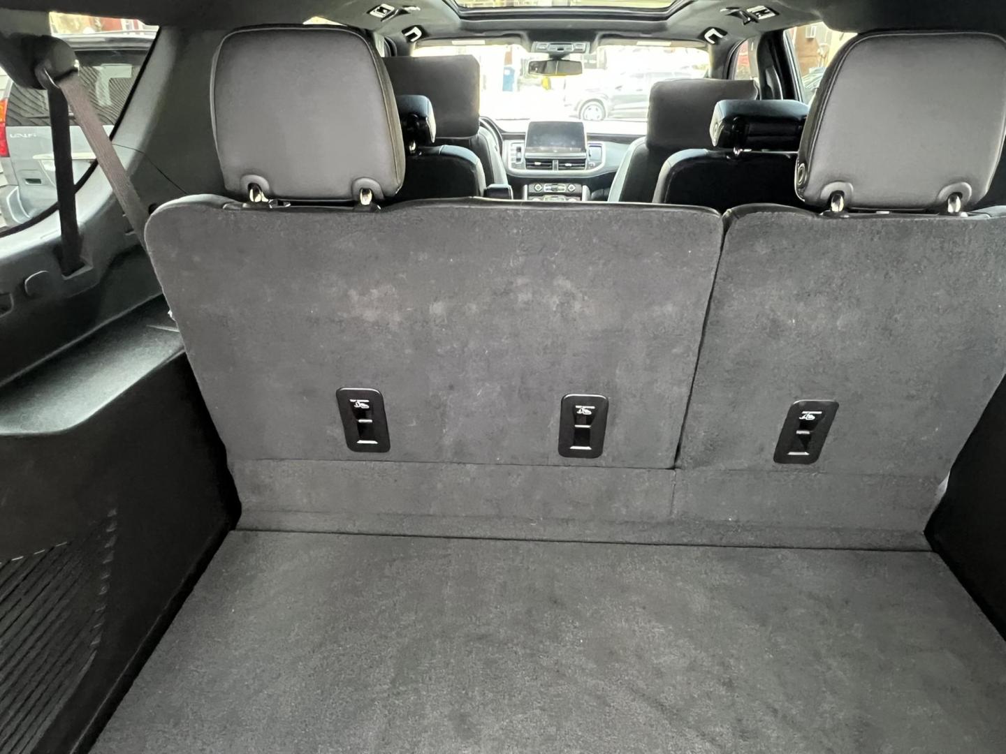 2021 BLACK GMC Yukon XL SLT 4WD (1GKS2GKD3MR) with an 5.3L V8 OHV 16V engine, 6A transmission, located at 1018 Brunswick Ave, Trenton, NJ, 08638, (609) 989-0900, 40.240086, -74.748085 - Photo#6