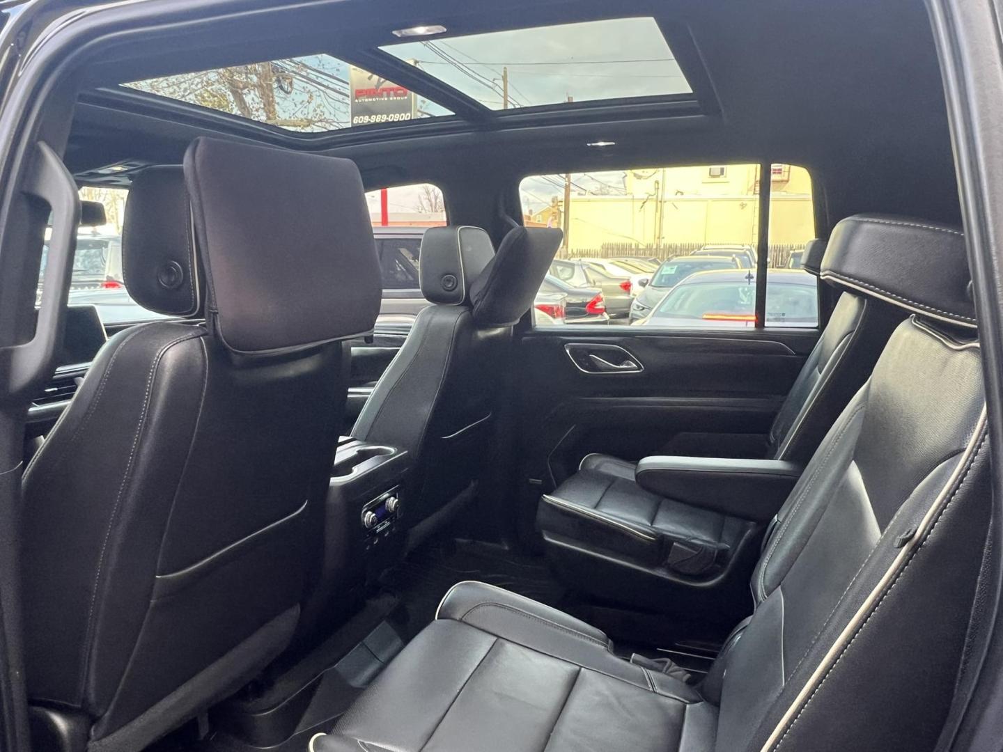 2021 BLACK GMC Yukon XL SLT 4WD (1GKS2GKD3MR) with an 5.3L V8 OHV 16V engine, 6A transmission, located at 1018 Brunswick Ave, Trenton, NJ, 08638, (609) 989-0900, 40.240086, -74.748085 - Photo#8