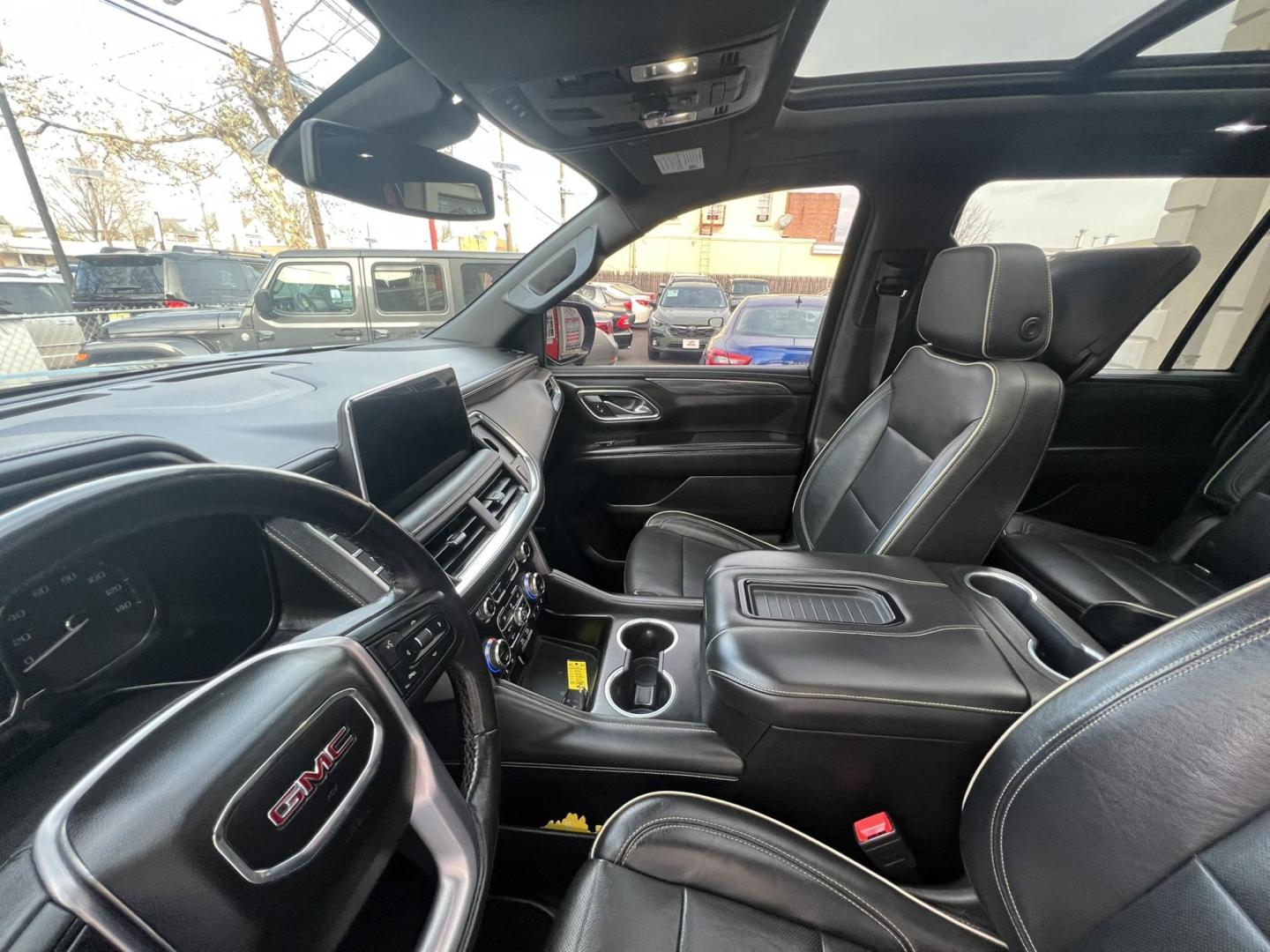 2021 BLACK GMC Yukon XL SLT 4WD (1GKS2GKD3MR) with an 5.3L V8 OHV 16V engine, 6A transmission, located at 1018 Brunswick Ave, Trenton, NJ, 08638, (609) 989-0900, 40.240086, -74.748085 - Photo#14