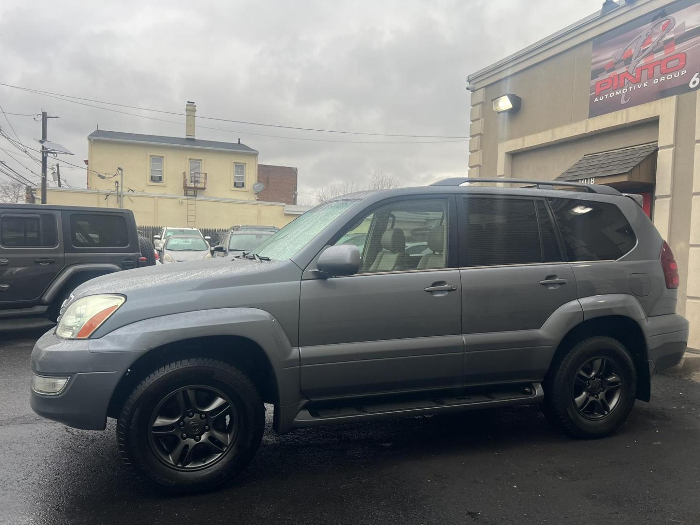 2007 Lexus GX 470 Sport Utility (JTJBT20X970) with an 4.7L V8 DOHC 32V engine, 5-Speed Automatic Overdrive transmission, located at 1018 Brunswick Ave, Trenton, NJ, 08638, (609) 989-0900, 40.240086, -74.748085 - Here is one clean super reliable vehicle! Serviced up and ready to go for the next 10 years for sure! Please call Anthony to set up an appt. to see and test drive ASAP! 6092735100 - Photo#2