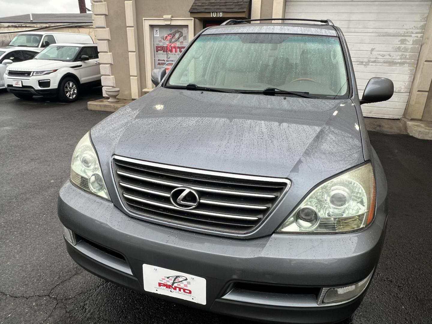 2007 Lexus GX 470 Sport Utility (JTJBT20X970) with an 4.7L V8 DOHC 32V engine, 5-Speed Automatic Overdrive transmission, located at 1018 Brunswick Ave, Trenton, NJ, 08638, (609) 989-0900, 40.240086, -74.748085 - Here is one clean super reliable vehicle! Serviced up and ready to go for the next 10 years for sure! Please call Anthony to set up an appt. to see and test drive ASAP! 6092735100 - Photo#9