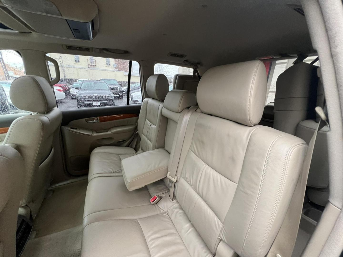 2007 Lexus GX 470 Sport Utility (JTJBT20X970) with an 4.7L V8 DOHC 32V engine, 5-Speed Automatic Overdrive transmission, located at 1018 Brunswick Ave, Trenton, NJ, 08638, (609) 989-0900, 40.240086, -74.748085 - Here is one clean super reliable vehicle! Serviced up and ready to go for the next 10 years for sure! Please call Anthony to set up an appt. to see and test drive ASAP! 6092735100 - Photo#15