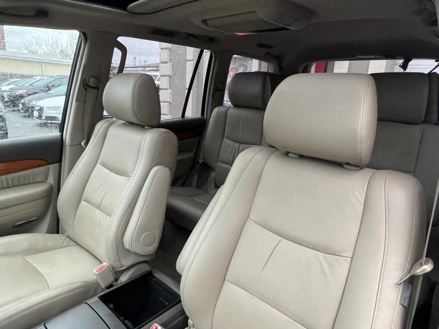 2007 Lexus GX 470 Sport Utility (JTJBT20X970) with an 4.7L V8 DOHC 32V engine, 5-Speed Automatic Overdrive transmission, located at 1018 Brunswick Ave, Trenton, NJ, 08638, (609) 989-0900, 40.240086, -74.748085 - Here is one clean super reliable vehicle! Serviced up and ready to go for the next 10 years for sure! Please call Anthony to set up an appt. to see and test drive ASAP! 6092735100 - Photo#22