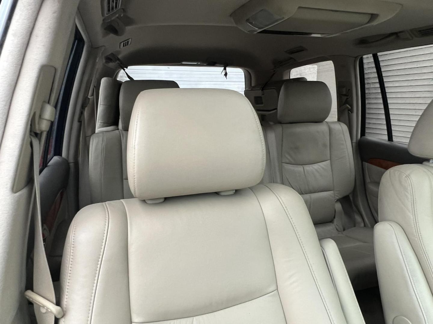2007 Lexus GX 470 Sport Utility (JTJBT20X970) with an 4.7L V8 DOHC 32V engine, 5-Speed Automatic Overdrive transmission, located at 1018 Brunswick Ave, Trenton, NJ, 08638, (609) 989-0900, 40.240086, -74.748085 - Here is one clean super reliable vehicle! Serviced up and ready to go for the next 10 years for sure! Please call Anthony to set up an appt. to see and test drive ASAP! 6092735100 - Photo#25