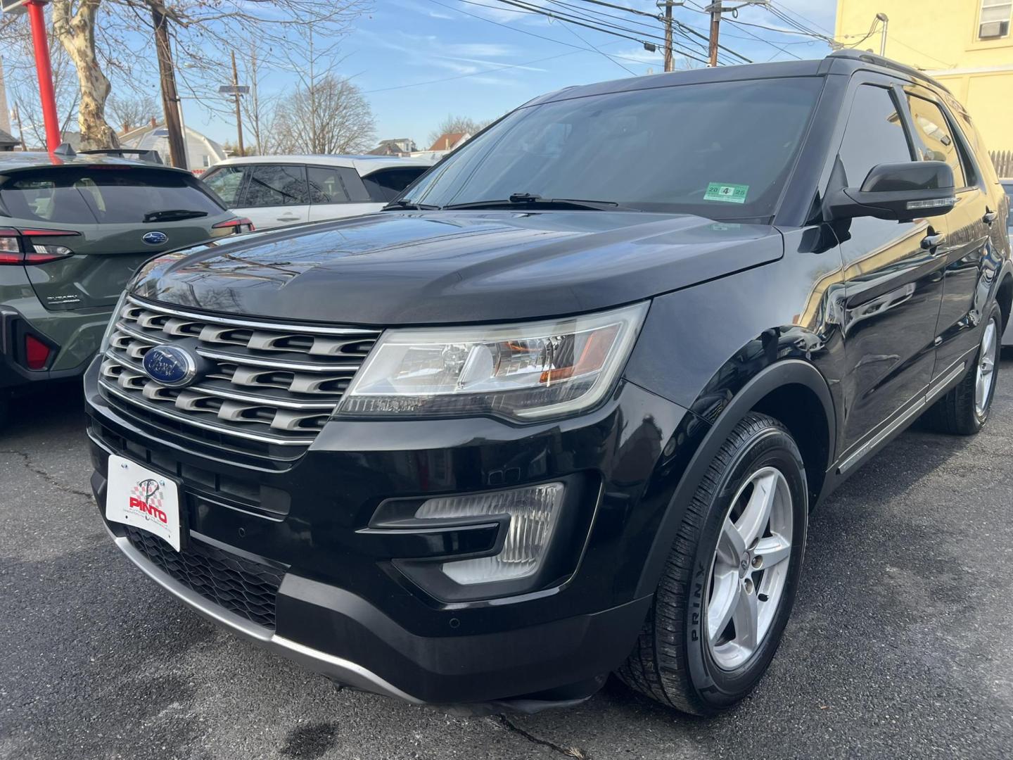 2017 BLACK /Black Ford Explorer XLT 4WD (1FM5K8D82HG) with an 3.5L V6 DOHC 24V engine, 6A transmission, located at 1018 Brunswick Ave, Trenton, NJ, 08638, (609) 989-0900, 40.240086, -74.748085 - Wow, This Black Beauty is ready to go and serviced up. Very Clean Ford Explorer. Please call Anthony to set up an appointment with us, 609-273-5100 - Photo#3