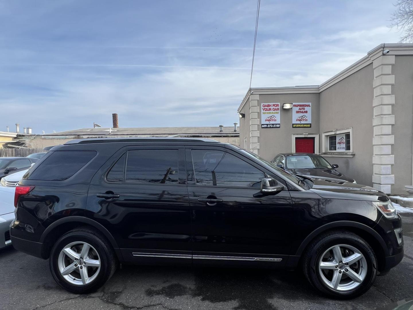 2017 BLACK /Black Ford Explorer XLT 4WD (1FM5K8D82HG) with an 3.5L V6 DOHC 24V engine, 6A transmission, located at 1018 Brunswick Ave, Trenton, NJ, 08638, (609) 989-0900, 40.240086, -74.748085 - Wow, This Black Beauty is ready to go and serviced up. Very Clean Ford Explorer. Please call Anthony to set up an appointment with us, 609-273-5100 - Photo#6