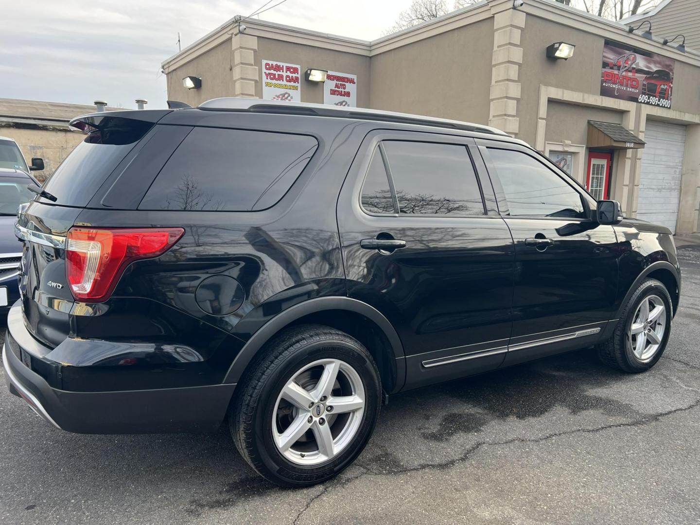 2017 BLACK /Black Ford Explorer XLT 4WD (1FM5K8D82HG) with an 3.5L V6 DOHC 24V engine, 6A transmission, located at 1018 Brunswick Ave, Trenton, NJ, 08638, (609) 989-0900, 40.240086, -74.748085 - Wow, This Black Beauty is ready to go and serviced up. Very Clean Ford Explorer. Please call Anthony to set up an appointment with us, 609-273-5100 - Photo#5