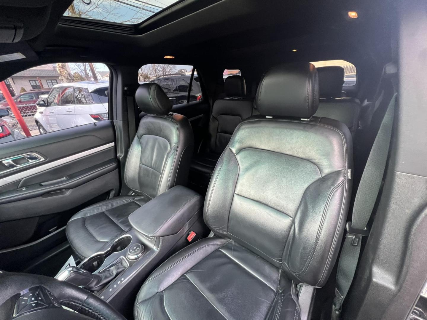 2017 BLACK /Black Ford Explorer XLT 4WD (1FM5K8D82HG) with an 3.5L V6 DOHC 24V engine, 6A transmission, located at 1018 Brunswick Ave, Trenton, NJ, 08638, (609) 989-0900, 40.240086, -74.748085 - Wow, This Black Beauty is ready to go and serviced up. Very Clean Ford Explorer. Please call Anthony to set up an appointment with us, 609-273-5100 - Photo#9