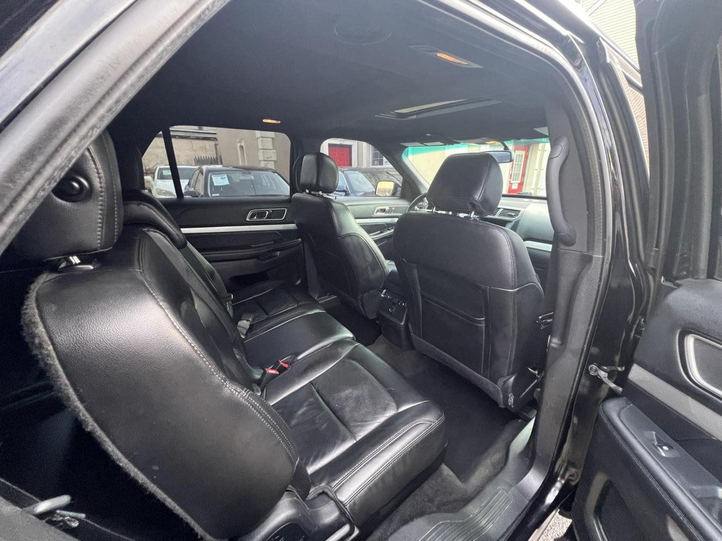 2017 BLACK /Black Ford Explorer XLT 4WD (1FM5K8D82HG) with an 3.5L V6 DOHC 24V engine, 6A transmission, located at 1018 Brunswick Ave, Trenton, NJ, 08638, (609) 989-0900, 40.240086, -74.748085 - Wow, This Black Beauty is ready to go and serviced up. Very Clean Ford Explorer. Please call Anthony to set up an appointment with us, 609-273-5100 - Photo#12