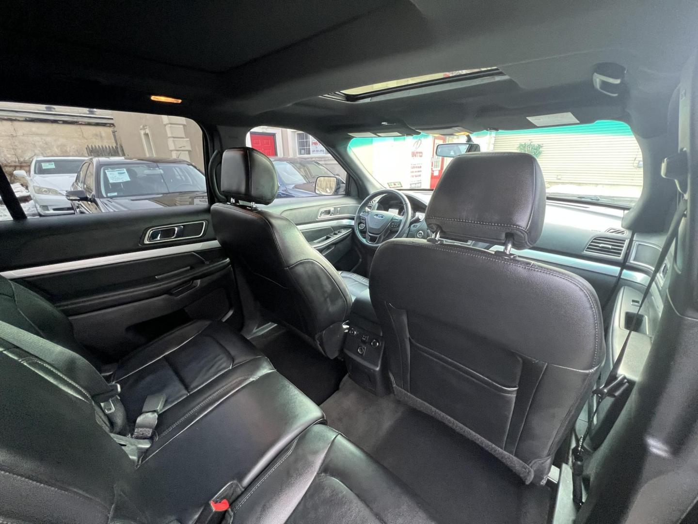 2017 BLACK /Black Ford Explorer XLT 4WD (1FM5K8D82HG) with an 3.5L V6 DOHC 24V engine, 6A transmission, located at 1018 Brunswick Ave, Trenton, NJ, 08638, (609) 989-0900, 40.240086, -74.748085 - Wow, This Black Beauty is ready to go and serviced up. Very Clean Ford Explorer. Please call Anthony to set up an appointment with us, 609-273-5100 - Photo#13