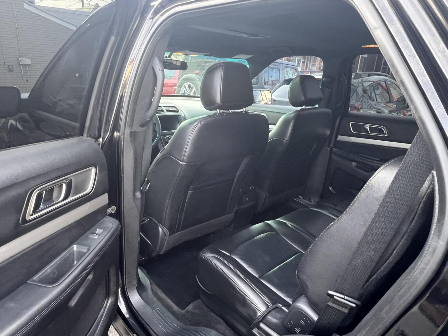 2017 BLACK /Black Ford Explorer XLT 4WD (1FM5K8D82HG) with an 3.5L V6 DOHC 24V engine, 6A transmission, located at 1018 Brunswick Ave, Trenton, NJ, 08638, (609) 989-0900, 40.240086, -74.748085 - Wow, This Black Beauty is ready to go and serviced up. Very Clean Ford Explorer. Please call Anthony to set up an appointment with us, 609-273-5100 - Photo#22