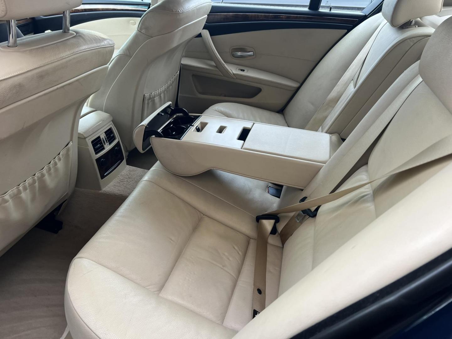 2009 BLUE /Tan BMW 5-Series 528i (WBANU53509C) with an 3.0L L6 DOHC 24V engine, located at 1018 Brunswick Ave, Trenton, NJ, 08638, (609) 989-0900, 40.240086, -74.748085 - This vehicle was traded in and in great shape! Regulary serviced throughout the time and ready to go for a great price!! - Photo#4