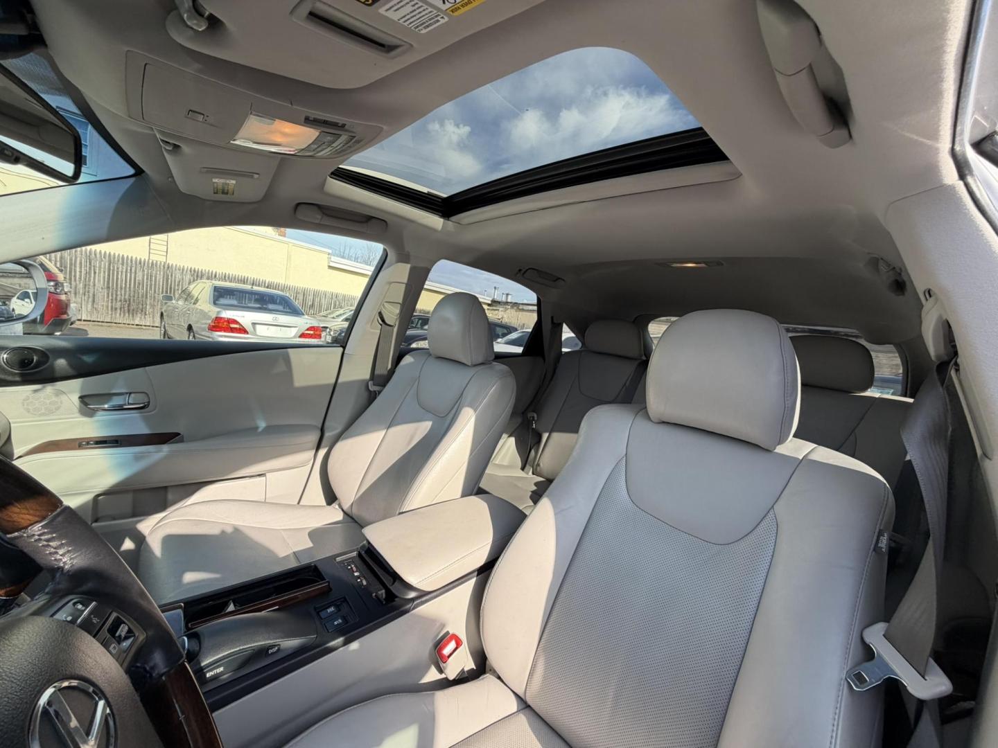 2011 SILVER /Gray Leather Lexus RX 350 AWD (2T2BK1BA6BC) with an 3.5L V6 DOHC 24V engine, 5-Speed Automatic transmission, located at 1018 Brunswick Ave, Trenton, NJ, 08638, (609) 989-0900, 40.240086, -74.748085 - Photo#8