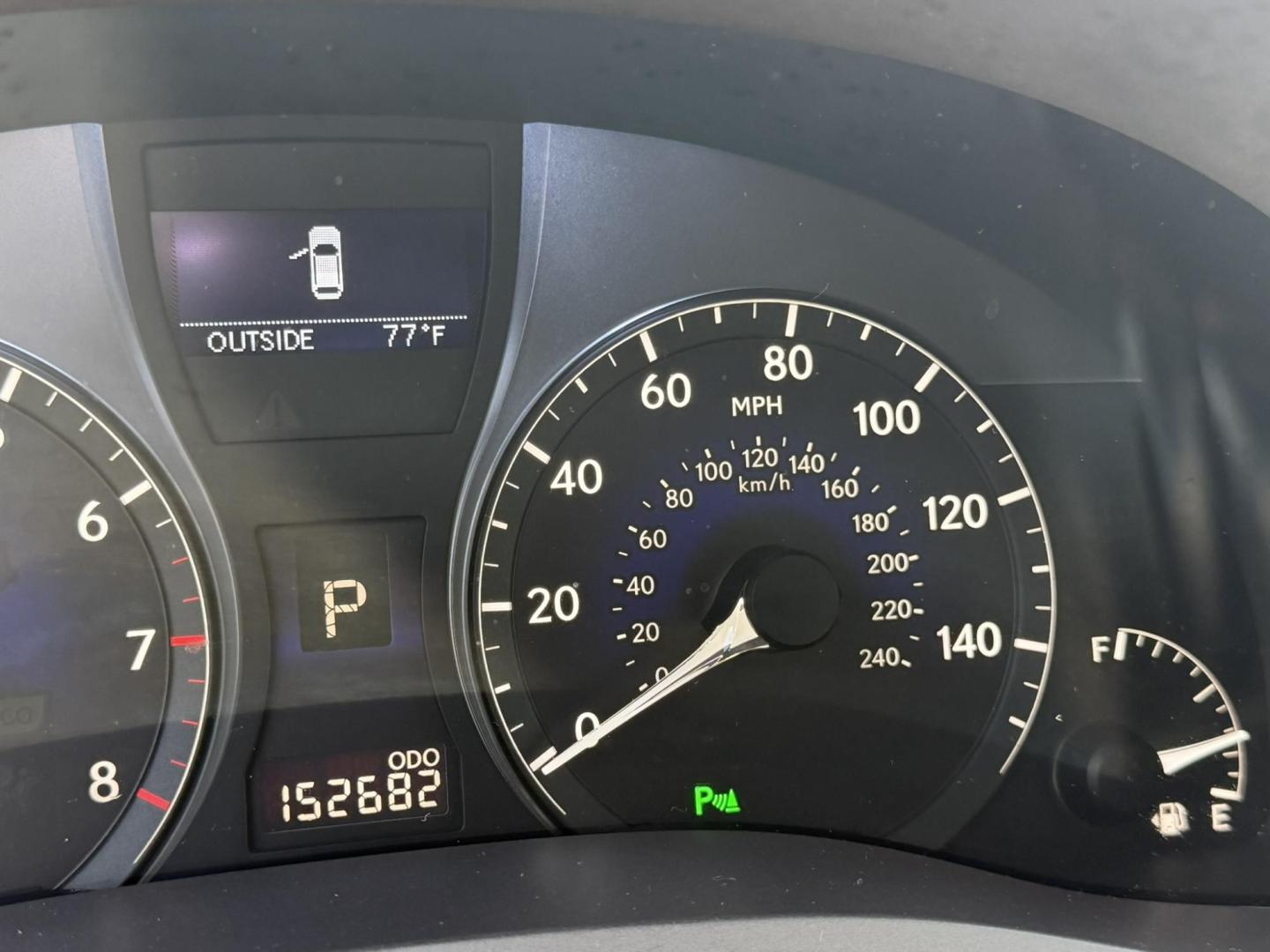 2011 SILVER /Gray Leather Lexus RX 350 AWD (2T2BK1BA6BC) with an 3.5L V6 DOHC 24V engine, 5-Speed Automatic transmission, located at 1018 Brunswick Ave, Trenton, NJ, 08638, (609) 989-0900, 40.240086, -74.748085 - Photo#9