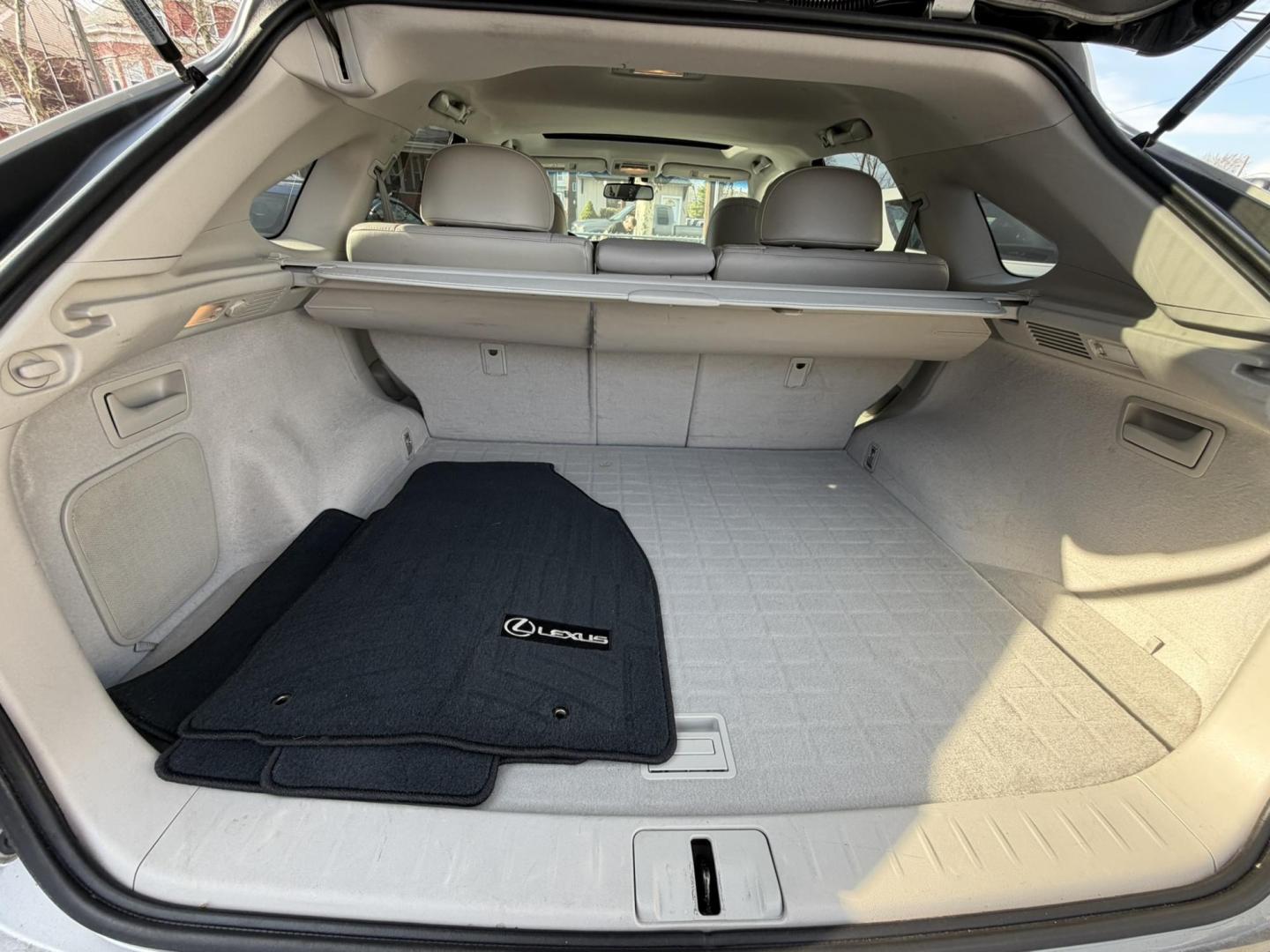 2011 SILVER /Gray Leather Lexus RX 350 AWD (2T2BK1BA6BC) with an 3.5L V6 DOHC 24V engine, 5-Speed Automatic transmission, located at 1018 Brunswick Ave, Trenton, NJ, 08638, (609) 989-0900, 40.240086, -74.748085 - Photo#14