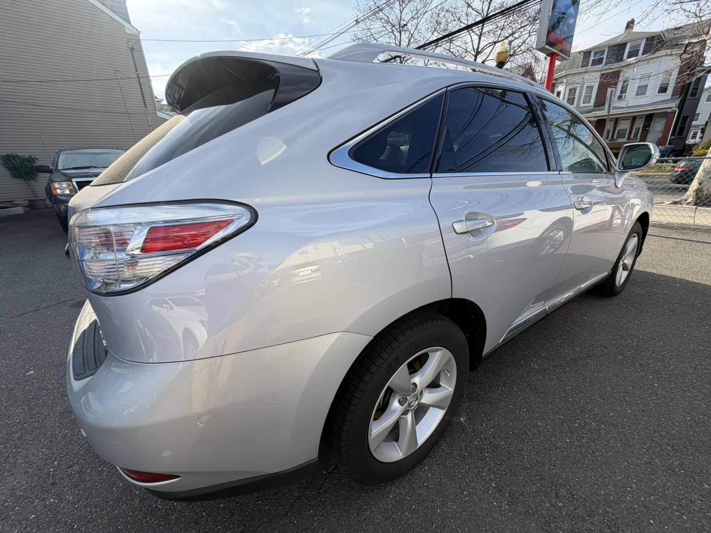 2011 SILVER /Gray Leather Lexus RX 350 AWD (2T2BK1BA6BC) with an 3.5L V6 DOHC 24V engine, 5-Speed Automatic transmission, located at 1018 Brunswick Ave, Trenton, NJ, 08638, (609) 989-0900, 40.240086, -74.748085 - Photo#16