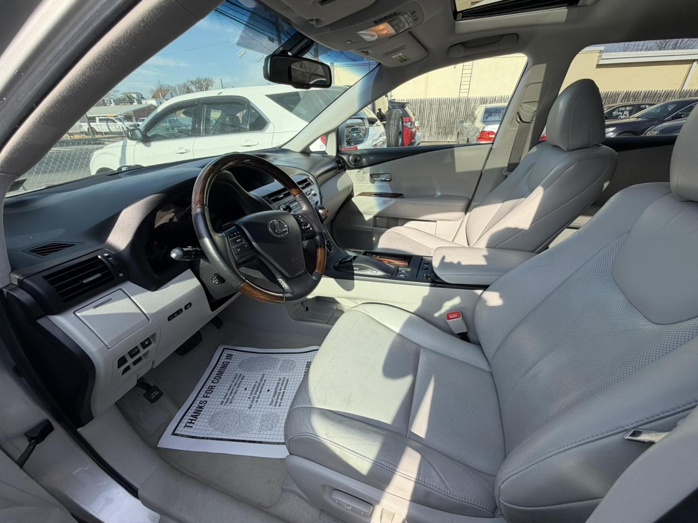 2011 SILVER /Gray Leather Lexus RX 350 AWD (2T2BK1BA6BC) with an 3.5L V6 DOHC 24V engine, 5-Speed Automatic transmission, located at 1018 Brunswick Ave, Trenton, NJ, 08638, (609) 989-0900, 40.240086, -74.748085 - Photo#20