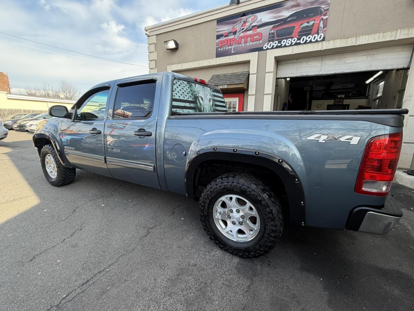 2011 BLUE /Black GMC Sierra 1500 SLE Crew Cab 4WD (3GTP2VE39BG) with an 5.3L V8 OHV 16V FFV engine, 4-Speed Automatic transmission, located at 1018 Brunswick Ave, Trenton, NJ, 08638, (609) 989-0900, 40.240086, -74.748085 - Photo#3