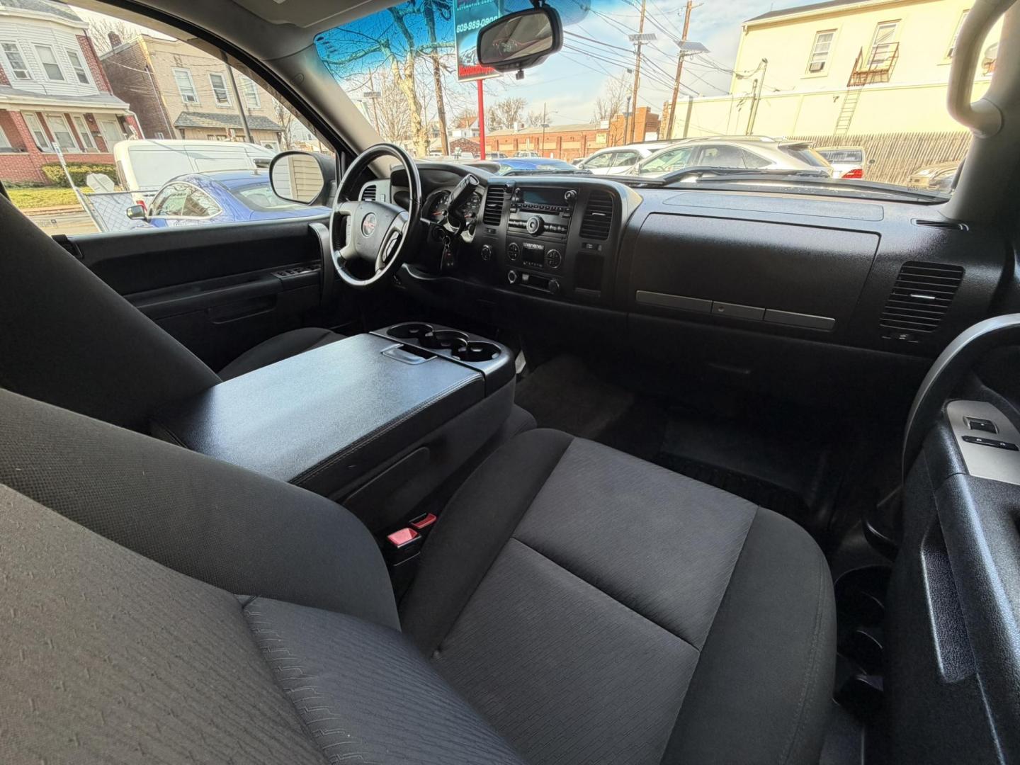 2011 BLUE /Black GMC Sierra 1500 SLE Crew Cab 4WD (3GTP2VE39BG) with an 5.3L V8 OHV 16V FFV engine, 4-Speed Automatic transmission, located at 1018 Brunswick Ave, Trenton, NJ, 08638, (609) 989-0900, 40.240086, -74.748085 - Photo#17