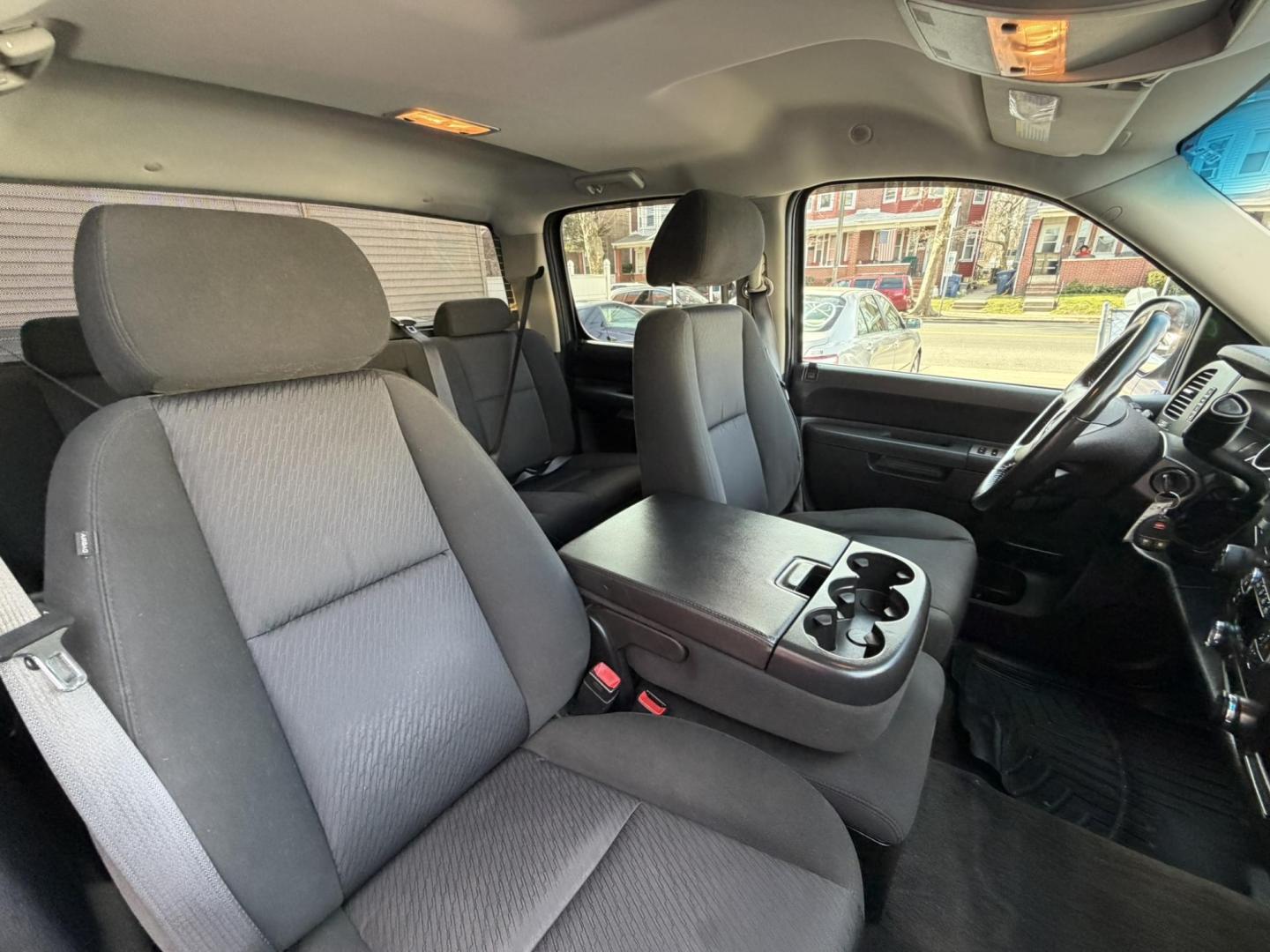2011 BLUE /Black GMC Sierra 1500 SLE Crew Cab 4WD (3GTP2VE39BG) with an 5.3L V8 OHV 16V FFV engine, 4-Speed Automatic transmission, located at 1018 Brunswick Ave, Trenton, NJ, 08638, (609) 989-0900, 40.240086, -74.748085 - Here is a super clean GMC Sierra crew cab! Just serviced and detailed to perfection and a must see and drive ASAP! Call Anthony to set up an appointment as this Truck will not last long! 609-273-5100 - Photo#19