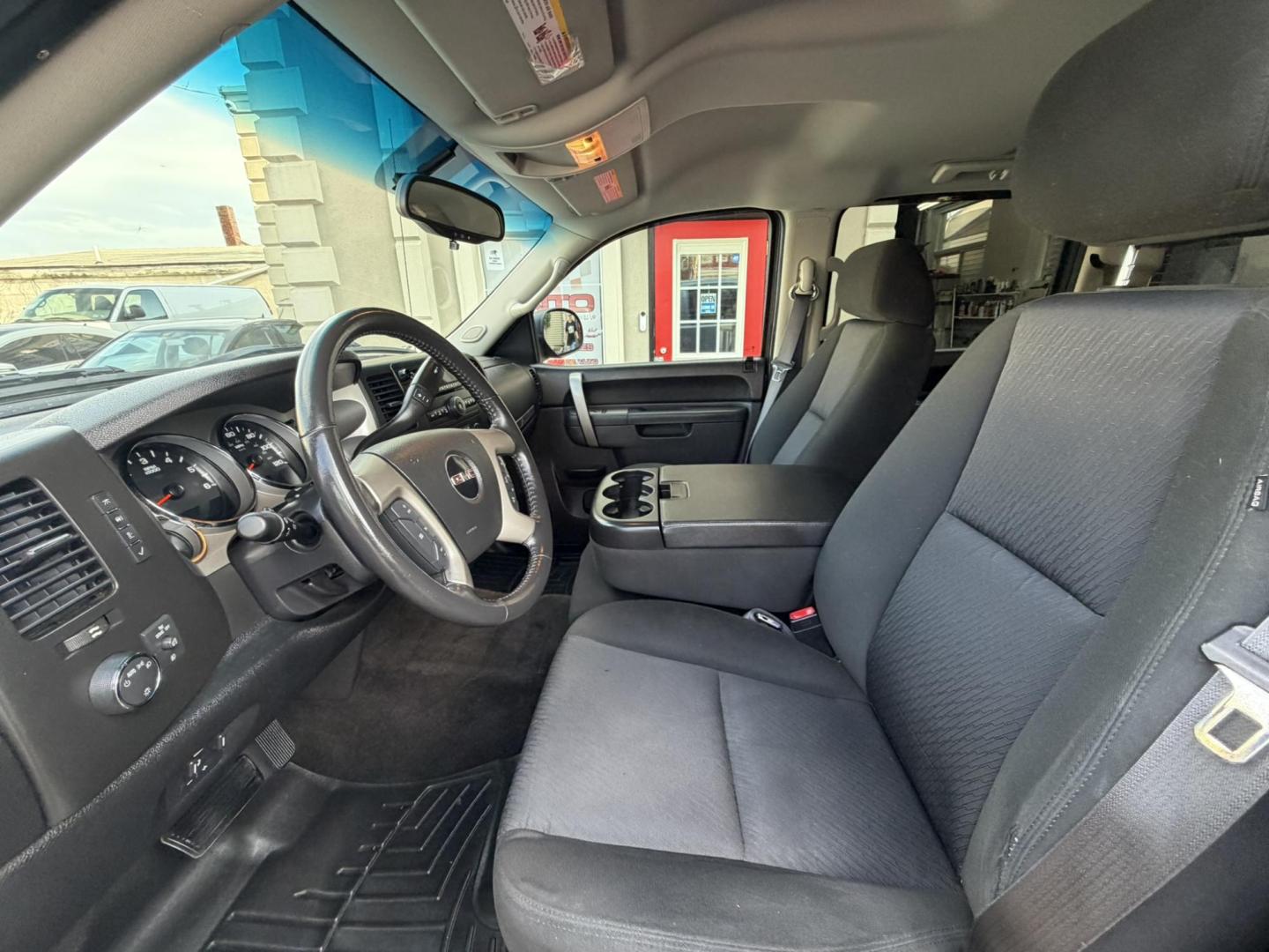 2011 BLUE /Black GMC Sierra 1500 SLE Crew Cab 4WD (3GTP2VE39BG) with an 5.3L V8 OHV 16V FFV engine, 4-Speed Automatic transmission, located at 1018 Brunswick Ave, Trenton, NJ, 08638, (609) 989-0900, 40.240086, -74.748085 - Photo#21