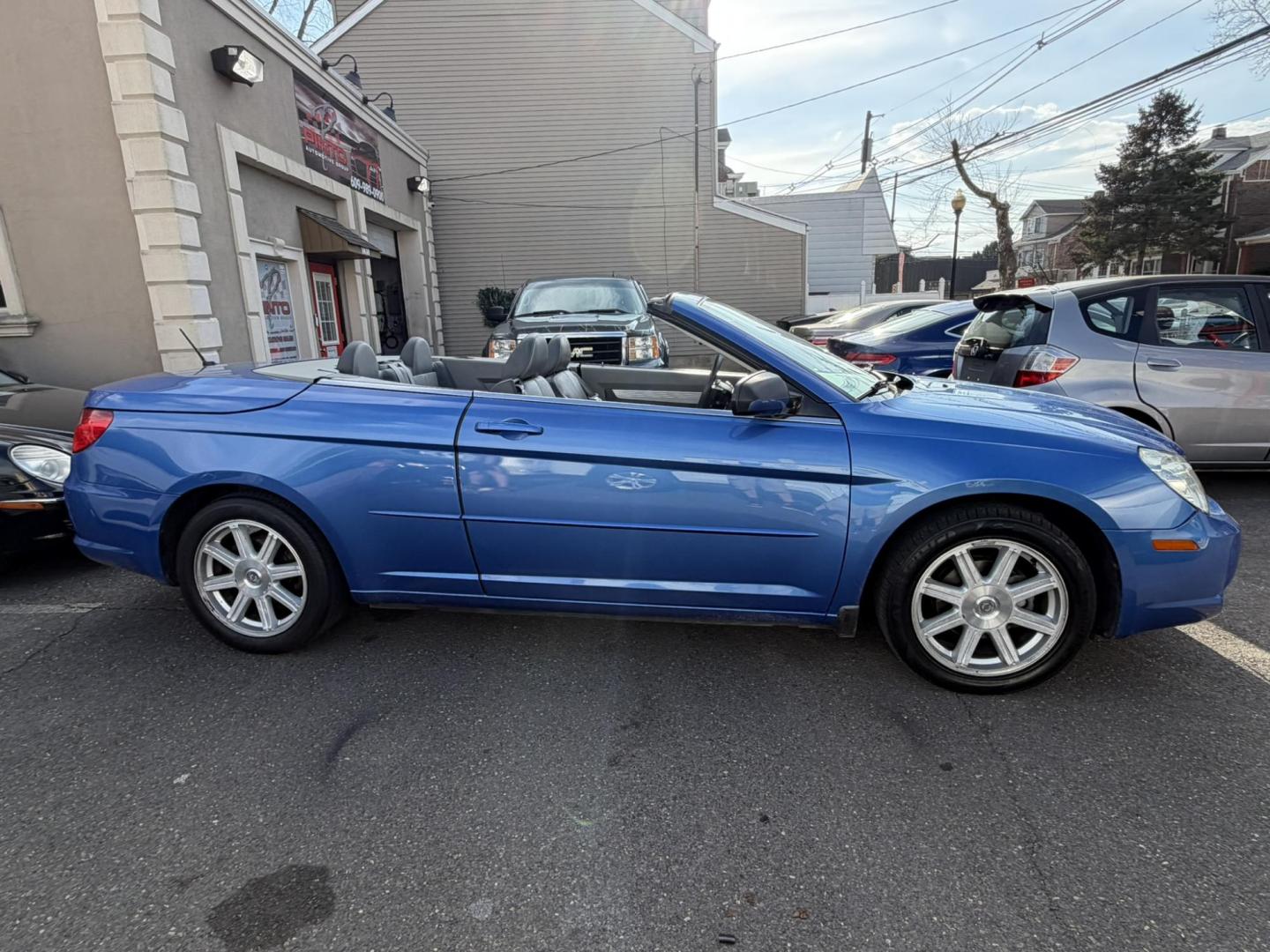 2008 BLUE /Gray Leather Chrysler Sebring Convertible Touring (1C3LC55R78N) with an 2.7L V6 DOHC 24V FFV engine, 4-Speed Automatic Overdrive transmission, located at 1018 Brunswick Ave, Trenton, NJ, 08638, (609) 989-0900, 40.240086, -74.748085- Photo#4
