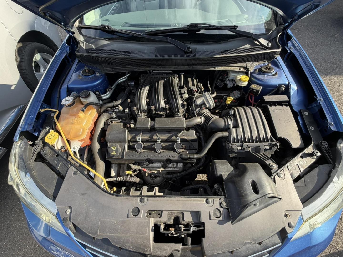 2008 BLUE /Gray Leather Chrysler Sebring Convertible Touring (1C3LC55R78N) with an 2.7L V6 DOHC 24V FFV engine, 4-Speed Automatic Overdrive transmission, located at 1018 Brunswick Ave, Trenton, NJ, 08638, (609) 989-0900, 40.240086, -74.748085- Photo#15