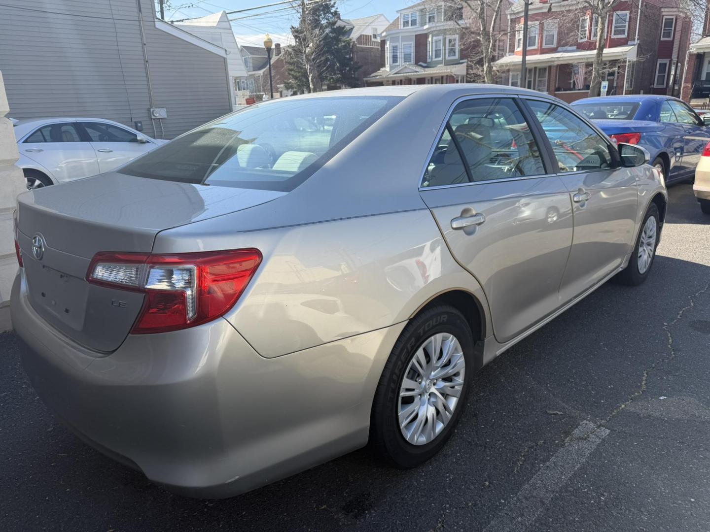 2013 SILVER /Gray Toyota Camry SE (4T4BF1FKXDR) with an 2.5L L4 DOHC 16V engine, 6-Speed Automatic transmission, located at 1018 Brunswick Ave, Trenton, NJ, 08638, (609) 989-0900, 40.240086, -74.748085 - Photo#8