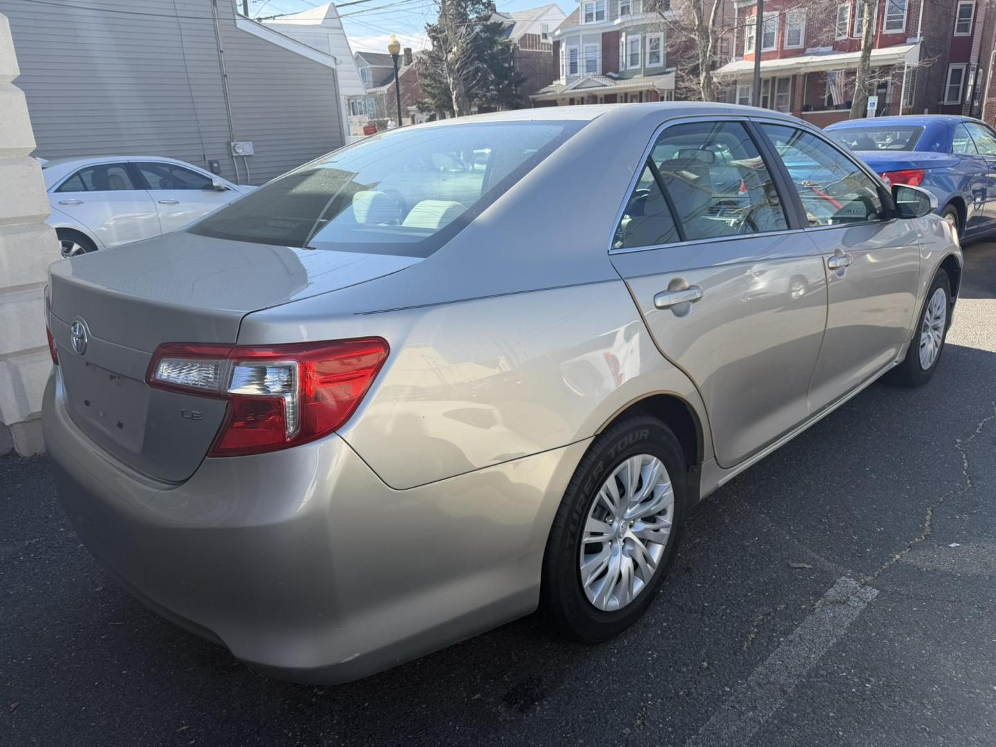 2013 SILVER /Gray Toyota Camry SE (4T4BF1FKXDR) with an 2.5L L4 DOHC 16V engine, 6-Speed Automatic transmission, located at 1018 Brunswick Ave, Trenton, NJ, 08638, (609) 989-0900, 40.240086, -74.748085 - Photo#9