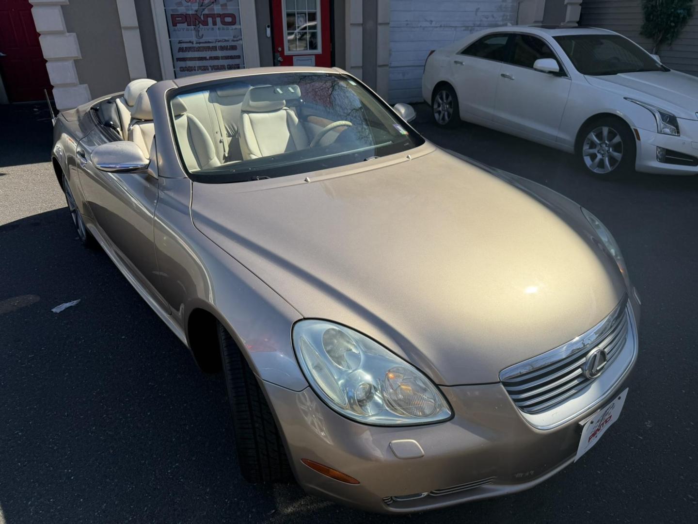 2004 Gold /Tan Leather Lexus SC 430 Convertible (JTHFN48YX40) with an 4.3L V8 DOHC 32V engine, 5-Speed Automatic Overdrive transmission, located at 1018 Brunswick Ave, Trenton, NJ, 08638, (609) 989-0900, 40.240086, -74.748085 - A real nice 1- owner, well kept Lexus SC 430! Serviced up since new, a great color combo, detailed to perfection and ready for the next owner to enjoy with the top down this season! Please call Anthony to set up a time to see and drive this beauty!! 609-273-5100 - Photo#13