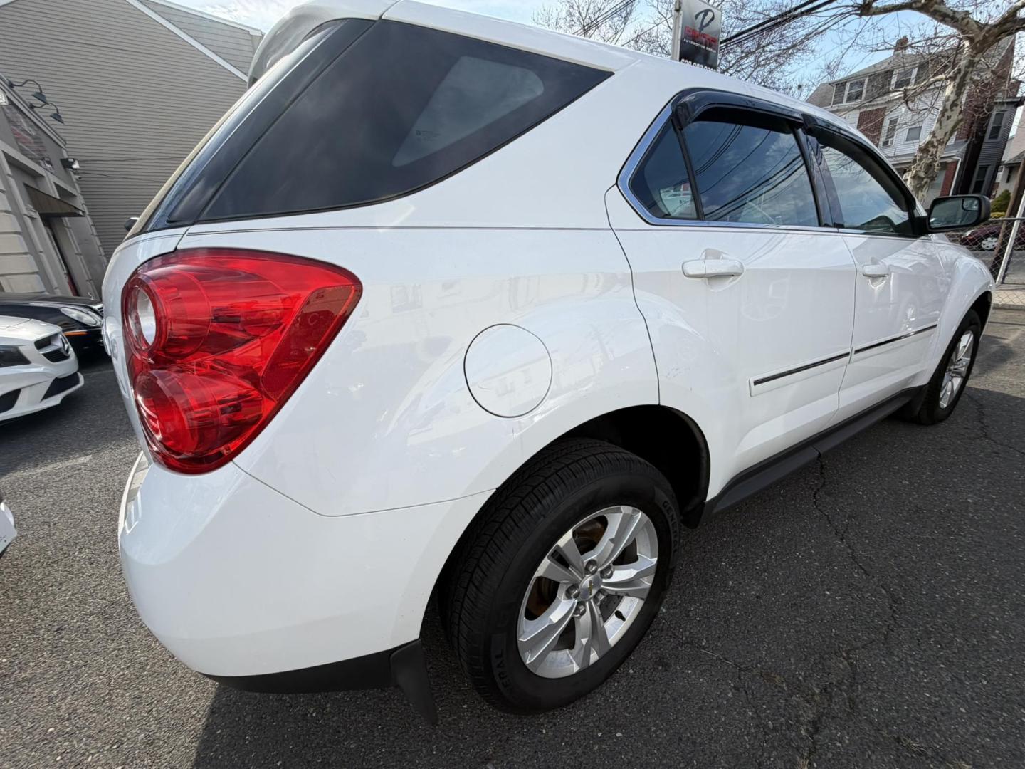 2014 Chevrolet Equinox LS 2WD (2GNALAEK3E1) with an 2.4L L4 DOHC 16V FFV engine, 6-Speed Automatic transmission, located at 1018 Brunswick Ave, Trenton, NJ, 08638, (609) 989-0900, 40.240086, -74.748085 - Photo#7