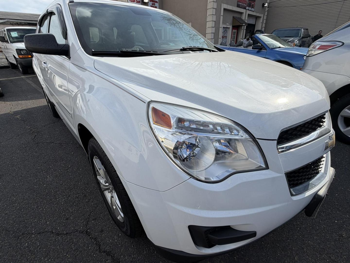 2014 Chevrolet Equinox LS 2WD (2GNALAEK3E1) with an 2.4L L4 DOHC 16V FFV engine, 6-Speed Automatic transmission, located at 1018 Brunswick Ave, Trenton, NJ, 08638, (609) 989-0900, 40.240086, -74.748085 - Photo#2