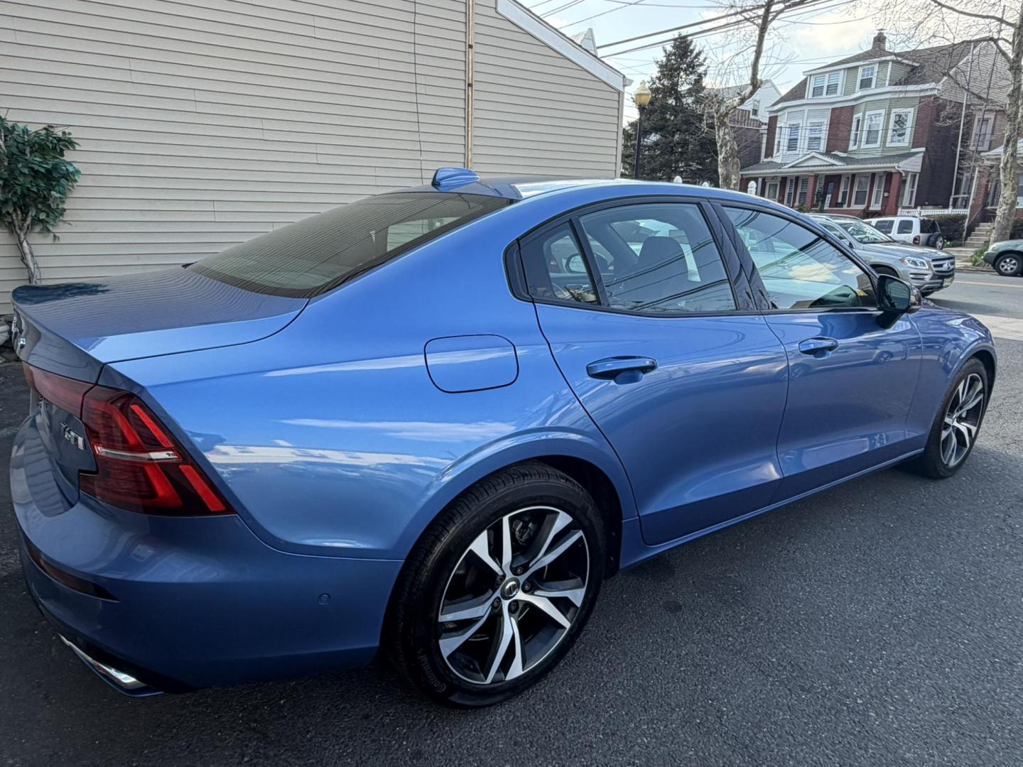 2020 BLUE /Black Volvo S60 T6 R-Design AWD (7JRA22TM0LG) with an 2.0L L4 DOHC 16V engine, 8A transmission, located at 1018 Brunswick Ave, Trenton, NJ, 08638, (609) 989-0900, 40.240086, -74.748085 - This S60 T6 R-design is a perfect color combo! Equipped with all the R-Design features,($6850 option) Advanced package($2500 option), Polestar and heated Rear seats and steering wheel. Fully serviced by Volvo dealer since new! A rare color combo of Bursting Blue metal w Black R design leather interi- Photo#10