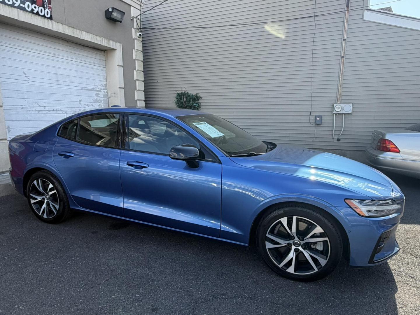 2020 BLUE /Black Volvo S60 T6 R-Design AWD (7JRA22TM0LG) with an 2.0L L4 DOHC 16V engine, 8A transmission, located at 1018 Brunswick Ave, Trenton, NJ, 08638, (609) 989-0900, 40.240086, -74.748085 - This S60 T6 R-design is a perfect color combo! Equipped with all the R-Design features,($6850 option) Advanced package($2500 option), Polestar and heated Rear seats and steering wheel. Fully serviced by Volvo dealer since new! A rare color combo of Bursting Blue metal w Black R design leather interi- Photo#9