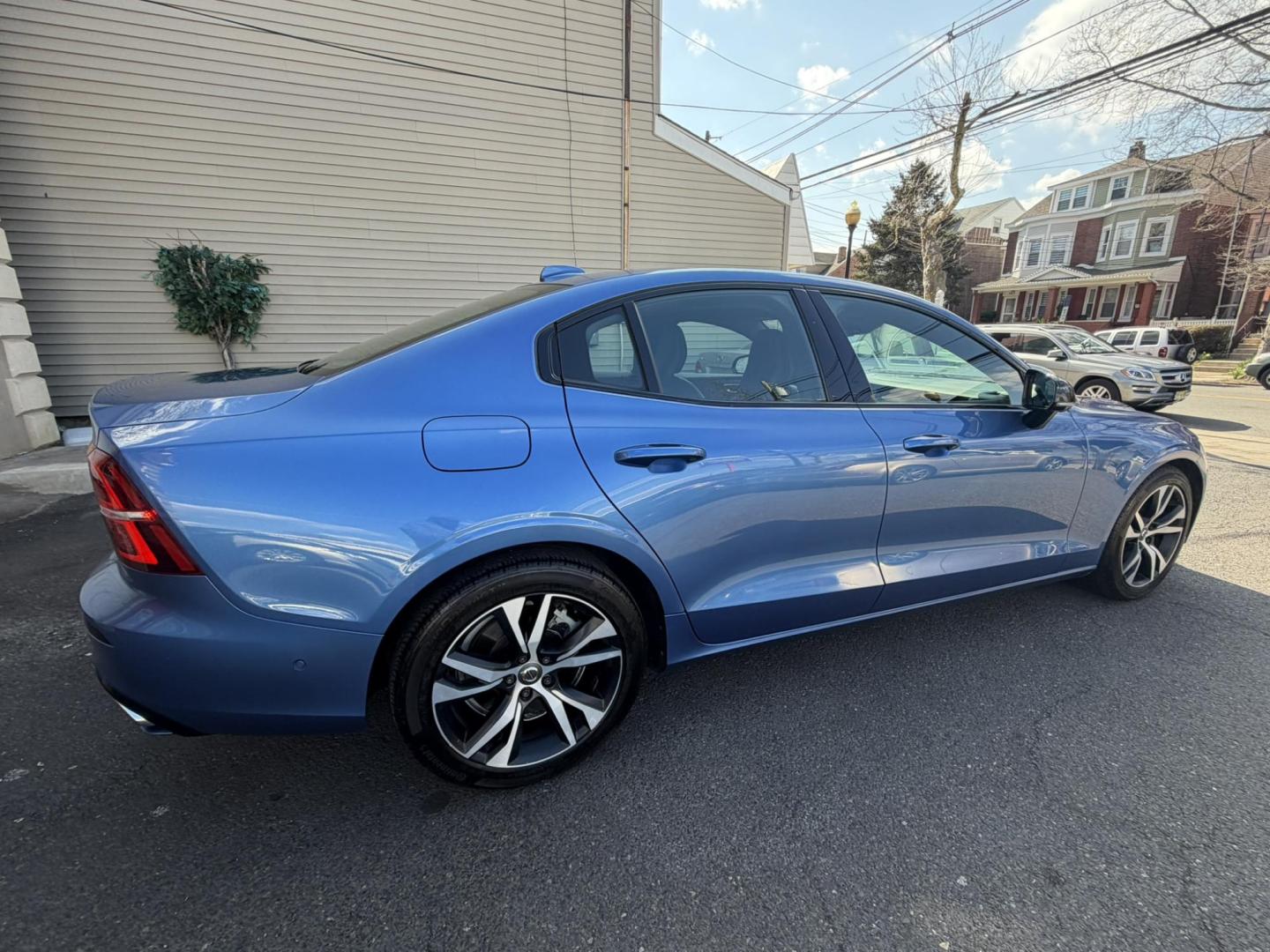 2020 BLUE /Black Volvo S60 T6 R-Design AWD (7JRA22TM0LG) with an 2.0L L4 DOHC 16V engine, 8A transmission, located at 1018 Brunswick Ave, Trenton, NJ, 08638, (609) 989-0900, 40.240086, -74.748085 - This S60 T6 R-design is a perfect color combo! Equipped with all the R-Design features,($6850 option) Advanced package($2500 option), Polestar and heated Rear seats and steering wheel. Fully serviced by Volvo dealer since new! A rare color combo of Bursting Blue metal w Black R design leather interi- Photo#14
