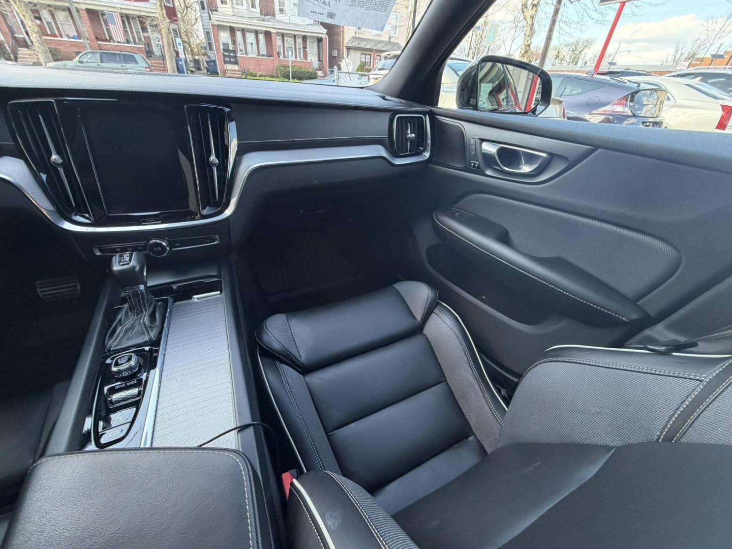 2020 BLUE /Black Volvo S60 T6 R-Design AWD (7JRA22TM0LG) with an 2.0L L4 DOHC 16V engine, 8A transmission, located at 1018 Brunswick Ave, Trenton, NJ, 08638, (609) 989-0900, 40.240086, -74.748085 - This S60 T6 R-design is a perfect color combo! Equipped with all the R-Design features,($6850 option) Advanced package($2500 option), Polestar and heated Rear seats and steering wheel. Fully serviced by Volvo dealer since new! A rare color combo of Bursting Blue metal w Black R design leather interi- Photo#27